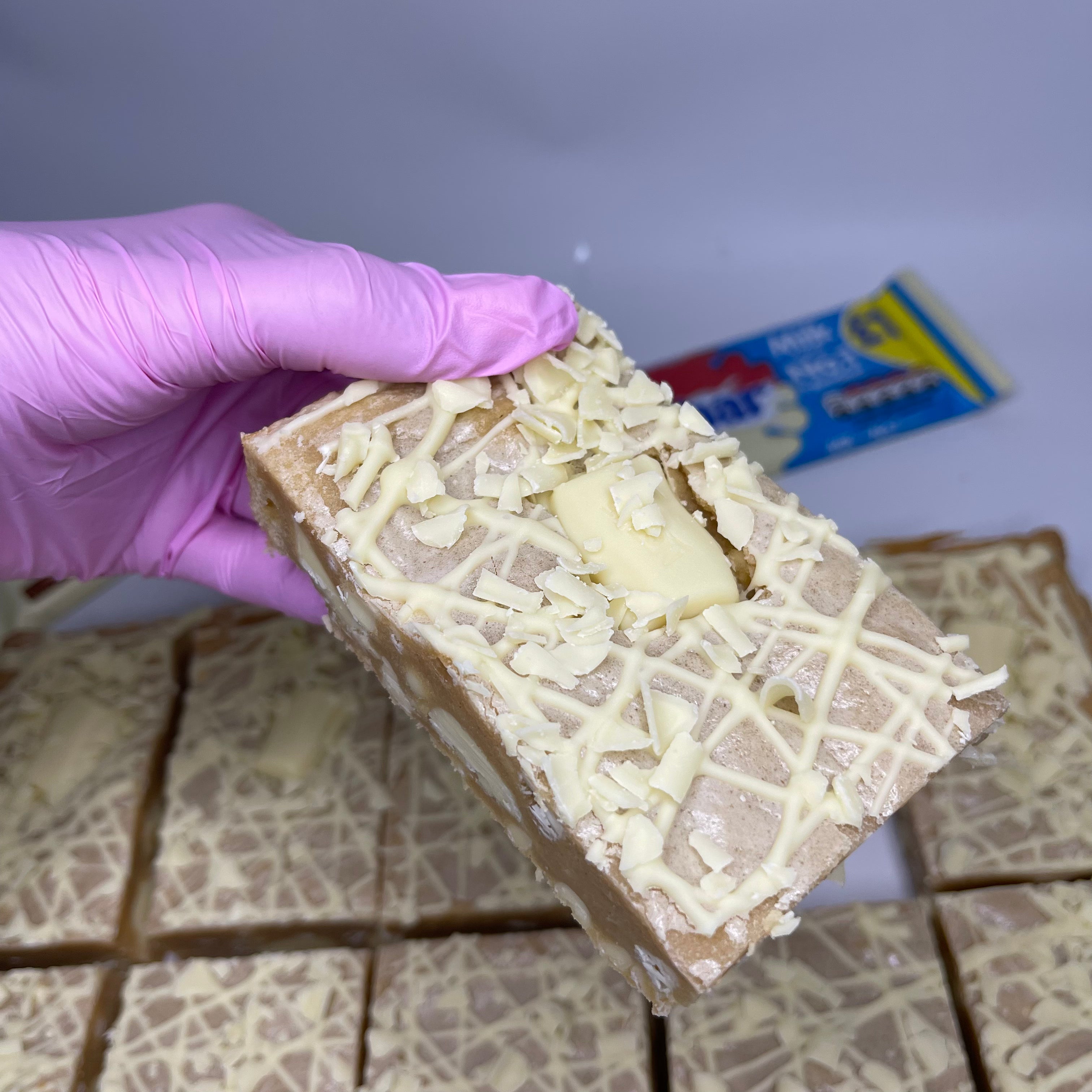 MILKY BAR BLONDIE
